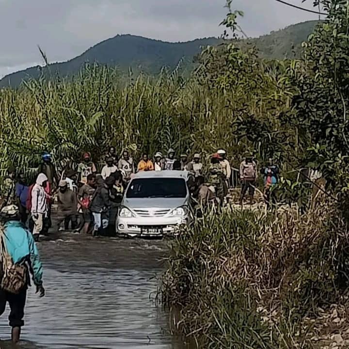 Ilustrasi berita Papua: Seorang Pria Ditemukan Tak Bernyawa Dalam Mobil di Kali Edege Dogiyai