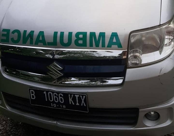 Ilustrasi berita Mimika: Hendak Buka Celana, Aksi Wanita ODGJ Spesialis "Pelempar Mobil" di Timika Sangat Meresahkan, Mobil Ambulance KPK Dilempar