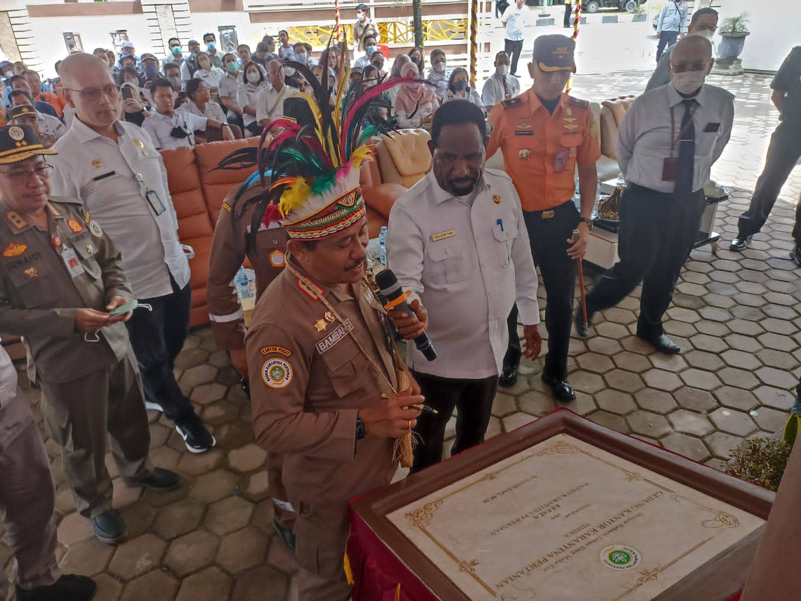 Ilustrasi berita Mimika: Ciptakan Ruang Kerja yang Baik, Kepala Barantan Resmikan Stasiun Karantina Pertanian Kelas I Timika