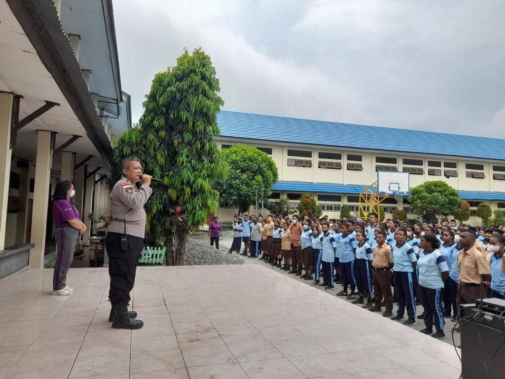 Ilustrasi berita Papua: 71 Pelajar Diamankan Polisi karena Tawuran, Kapolsek Sentani: Jangan Terprovokasi Dengan Isu Hoax