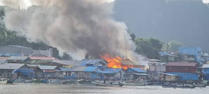 Ilustrasi berita Papua: Kampung Nelayan Dok IX Jayapura Dilalap Sijago Merah, Puluhan Rumah Hangus Terbakar