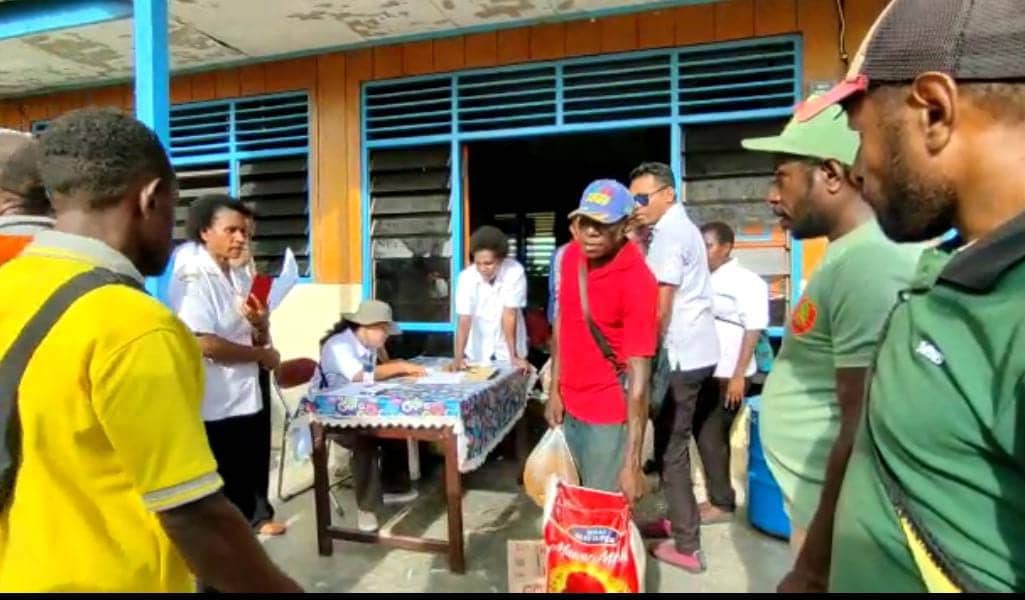 Ilustrasi berita Mimika: Pemda Mimika Luncurkan Program Bantuan Kesejahteraan, 3.200 Keluarga OAP di 4 Distrik Terima Bantuan Sembako