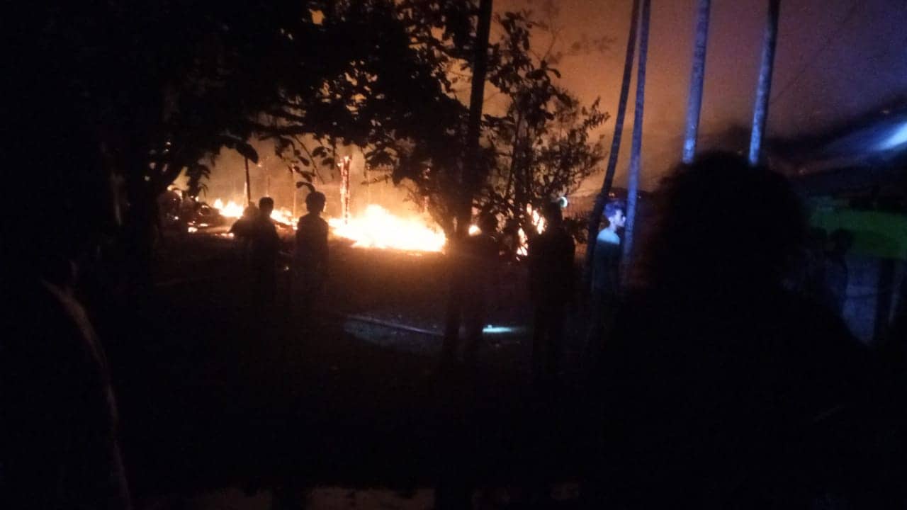 Ilustrasi berita Mimika: Breaking News : Tiga Rumah di Kampung Limau Asri Habis Terbakar