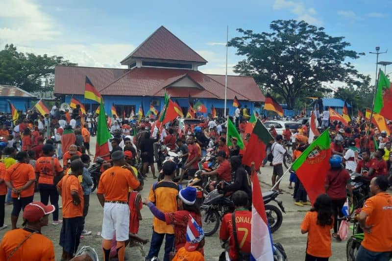 KONVOI SUPORTER BOLA WONDAMA 1