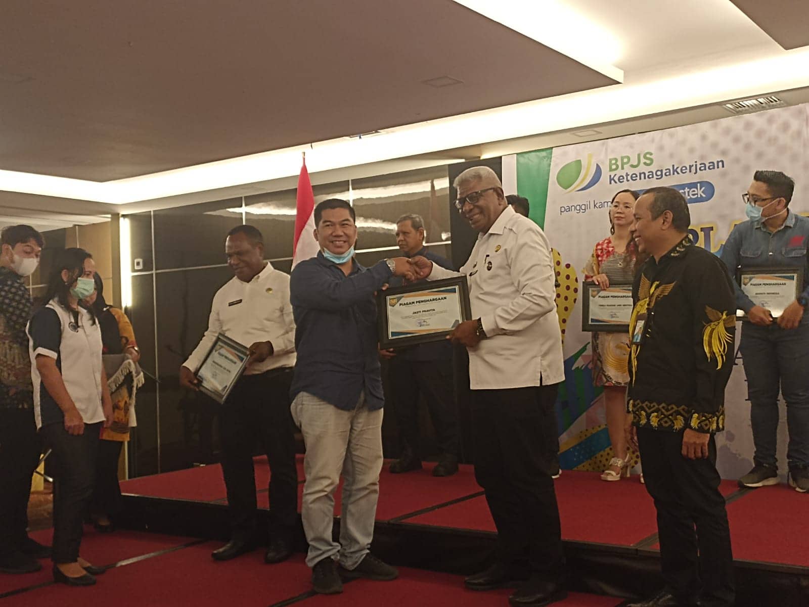 Ilustrasi berita Mimika: Tercatat Ada 50 Ribu Pekerja Rentan di Mimika, Plt Bupati JR : Terima Kasih Untuk BPJS Ketenagakerjaan dan Perusahaan