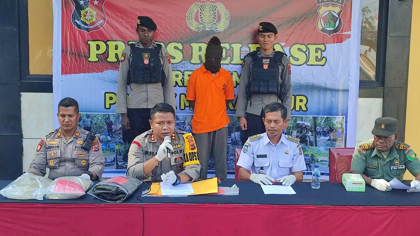 Ilustrasi berita Mimika: Polsek Miktim Gerebek Pabrik Milo di Tipuka, Seorang Pelaku Ditangkap, Tiga DPO