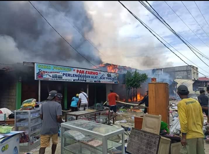 Ilustrasi berita Papua: Awal Tahun, 5 Kios dan 2 Ruko di Kota Jayapura Dilalap Si Jago Merah
