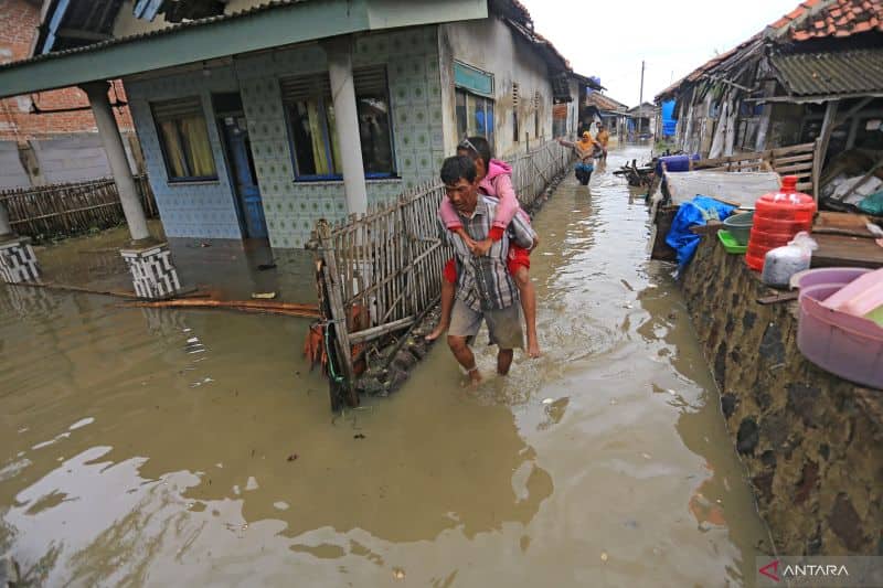 Ilustrasi berita Nasional: BMKG: Waspada Potensi Banjir Rob Seiring Fenomena Bulan Purnama
