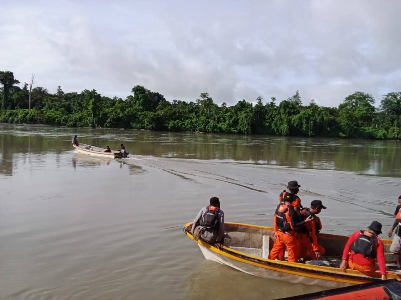 Ilustrasi berita Papua: Belum Ditemukan, SAR Jayapura Terus Cari 8 Orang Korban Perahu Tenggelam di Sungai Mamberamo