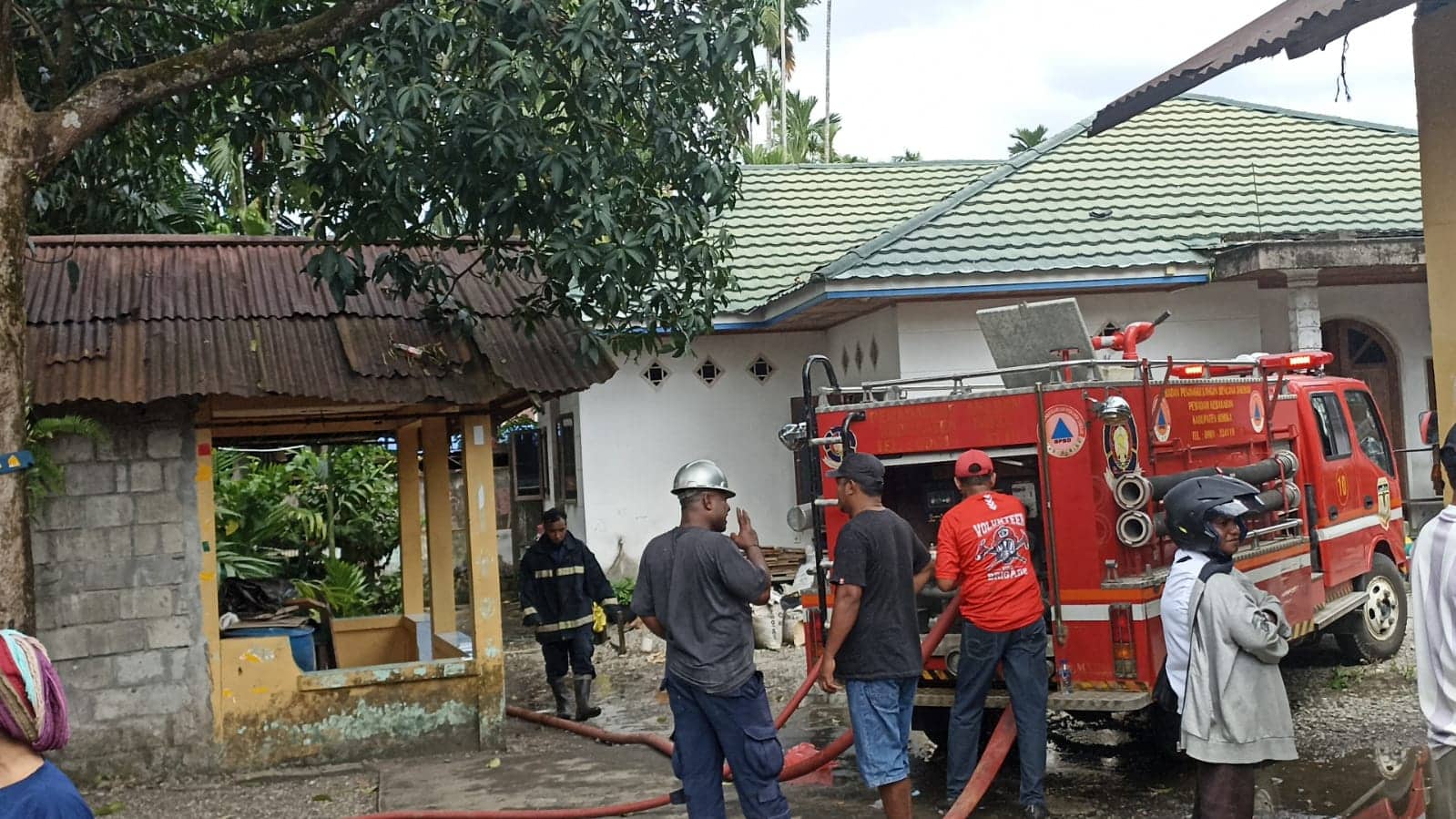 Ilustrasi berita Mimika: Terkendala HT, Petugas Kesulitan Padamkan Api di Jalan Seroja Timika, Empat Rumah Hangus Terbakar