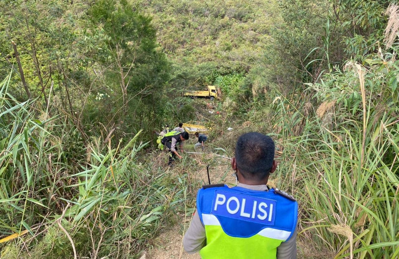 Ilustrasi berita Papua: Kecelakaan Lawas Truk di Puncak Jaya Kembali Viral, Polda Papua : 6 Orang Penumpang Meninggal Dunia, 29 Luka-luka