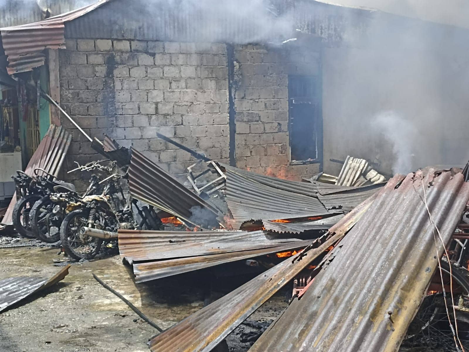 Ilustrasi berita Mimika: Breakingnews: Kebakaran Hebat Landa Sejumlah Rumah Warga di Jalan Seroja Timika