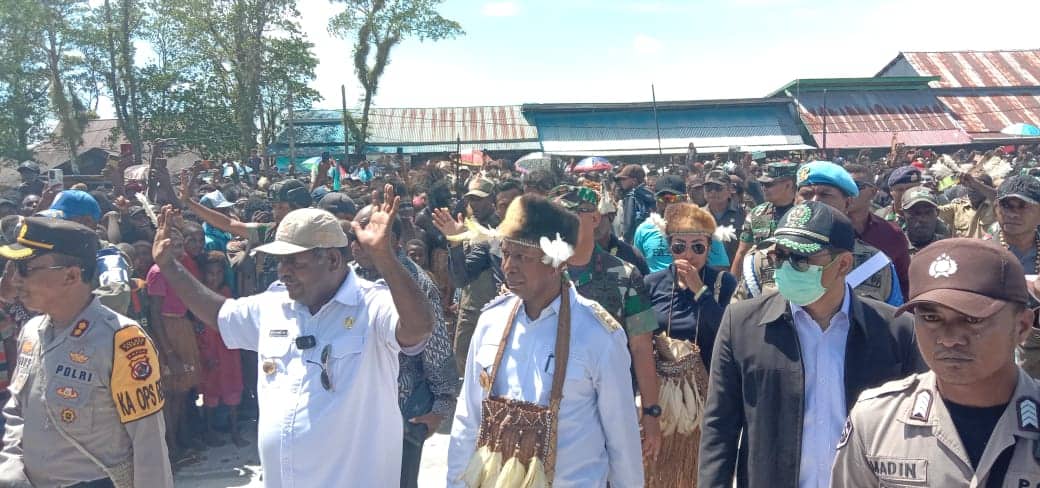 Ilustrasi berita Papua: Pesawat Trigana Terbang Perdana ke Asmat, Ribuan Warga Tumpah Ruah Sambut Kedatangan Pj Gubernur Papua Selatan