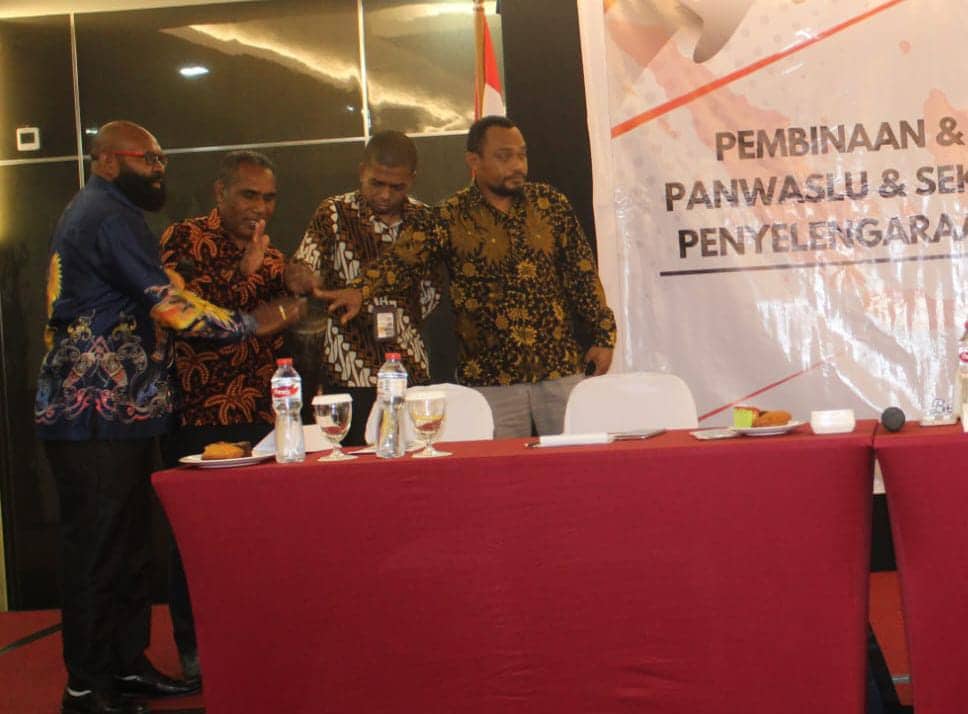 Ilustrasi berita Mimika: Ketua Bawaslu Mimika : Tugas Panwas Tidak Hanya Mencatat Tahapan, Tapi Jeli Melihat Temuan