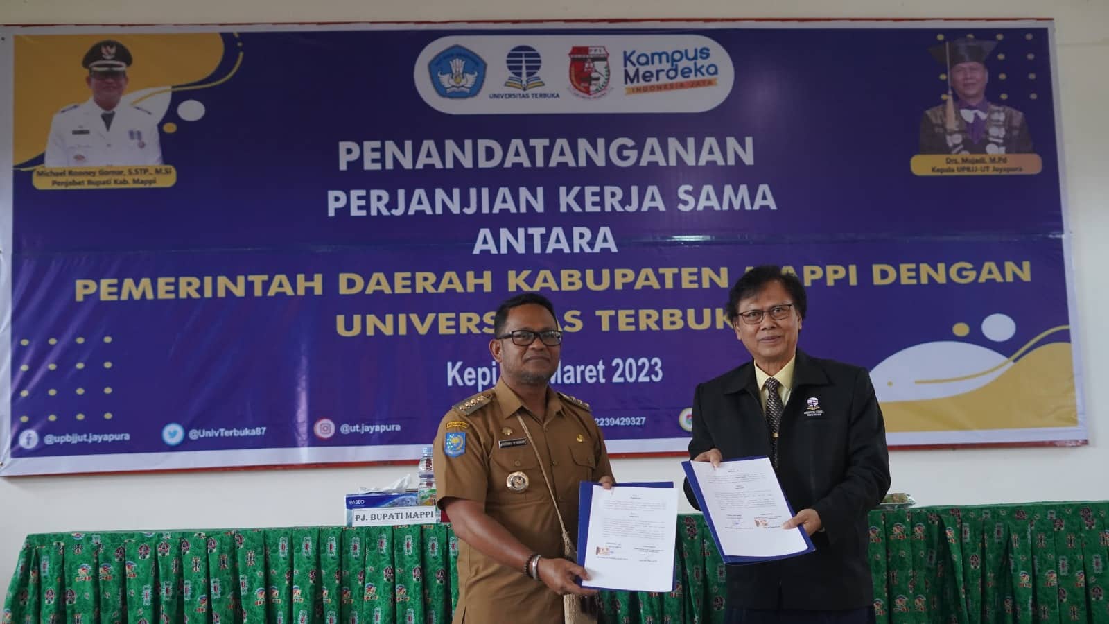 Ilustrasi berita Papua: Majukan SDM Lewat Pendidikan, Penjabat Bupati Mappi Teken PKS Dengan Universitas Terbuka