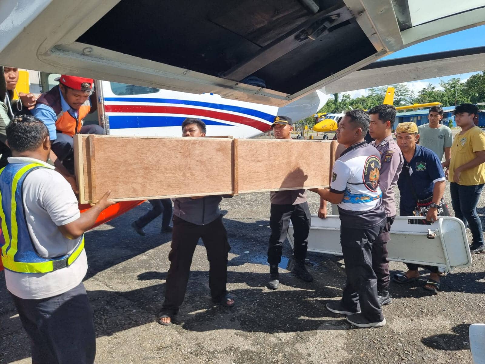 Ilustrasi berita Papua: Jenazah Tukang Ojek Korban Penembakan di Ilaga Diterbangkan ke Makassar