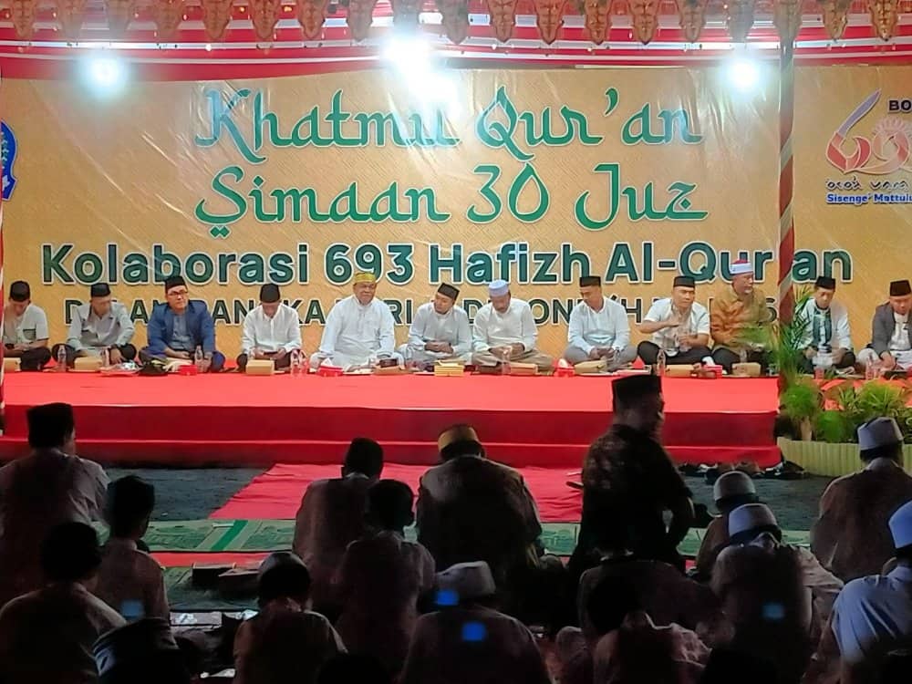 Ilustrasi berita Nasional: Tolak Bala, Khatmil Qur'an Simaan 30 Juz Kolaborasi 693 Hafizh Al-Qur'an Dalam Rangka HJ Bone Ke - 693