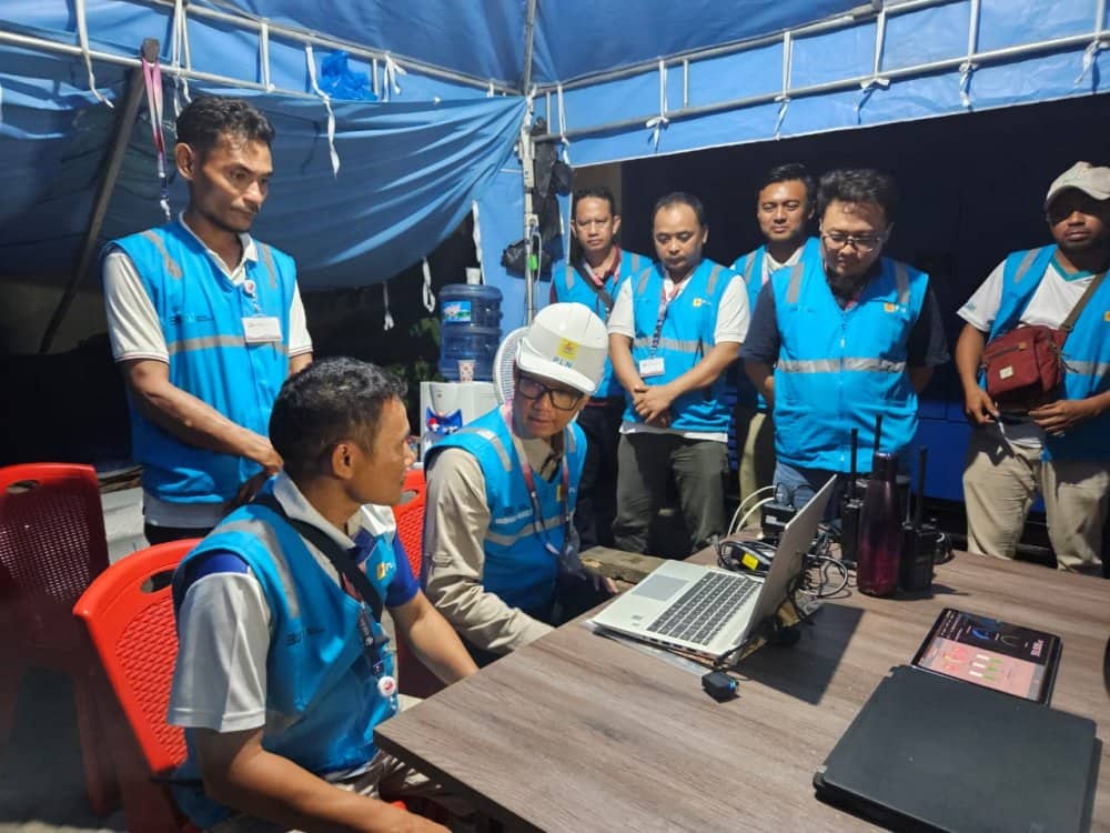Ilustrasi berita Nasional: Pompa Semangat Personel, Dirut PLN Spontan Datangi Pos Siaga Kelistrikan di Lokasi-lokasi Penting KTT ASEAN