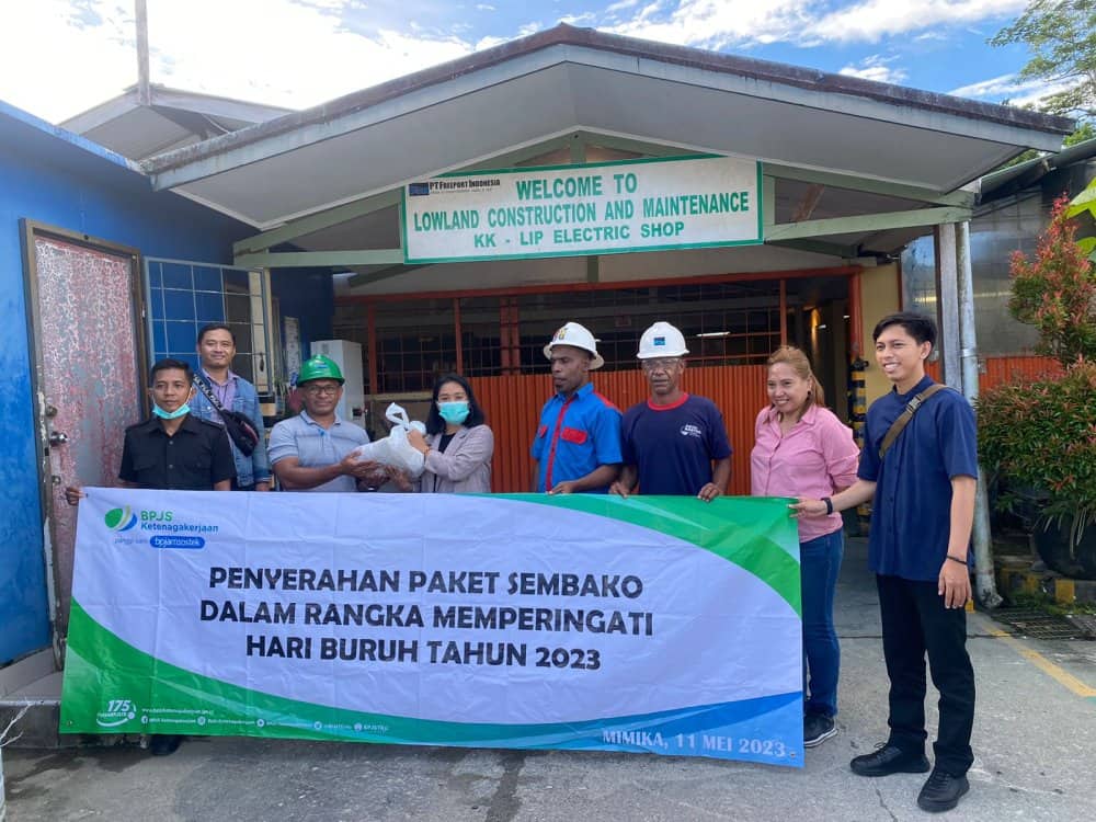 Ilustrasi berita Mimika: Bpjs Ketenagakerjaan Mimika Peringati Hari Buruh dengan Berbagi 100 Paket Sembako