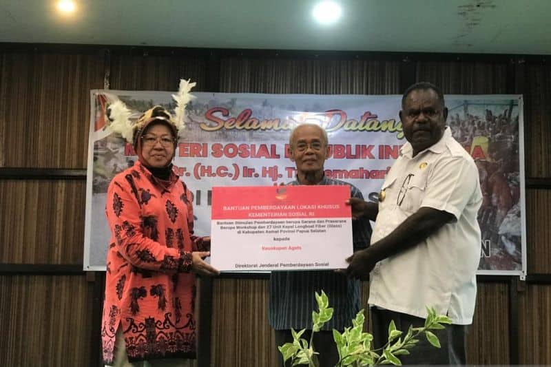 Ilustrasi berita Papua: Mensos Risma Serahkan Kapal Fiber Hingga Penuhi Gizi Anak di Agats