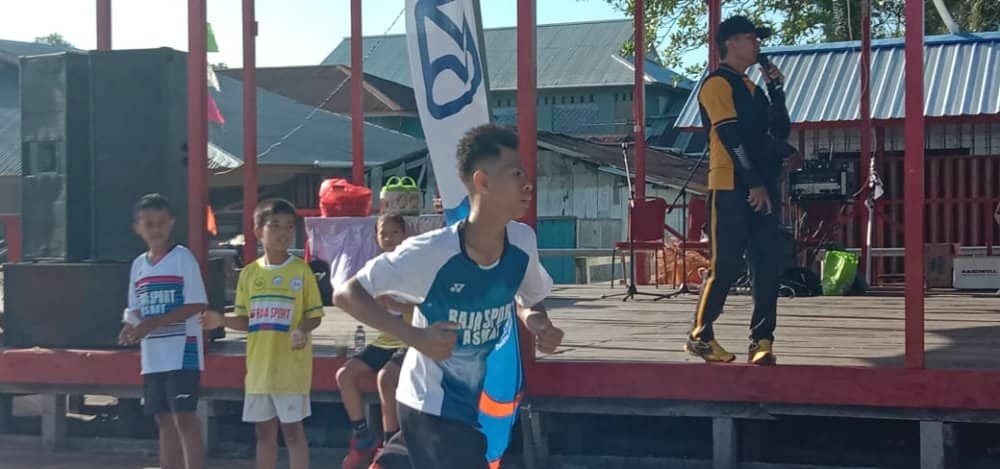 Ilustrasi berita Papua: Bocah Binaan PBSI Asmat Alexander Thera Masih Terbaik Dalam Lomba Lari 10K di Asmat