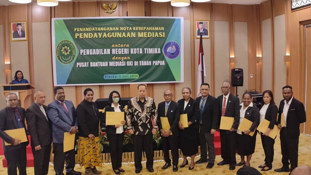 Ilustrasi berita Mimika: Parade Foto Penandatanganan Nota Kesepahaman Antara PBM-GKI dan PN Kota Timika