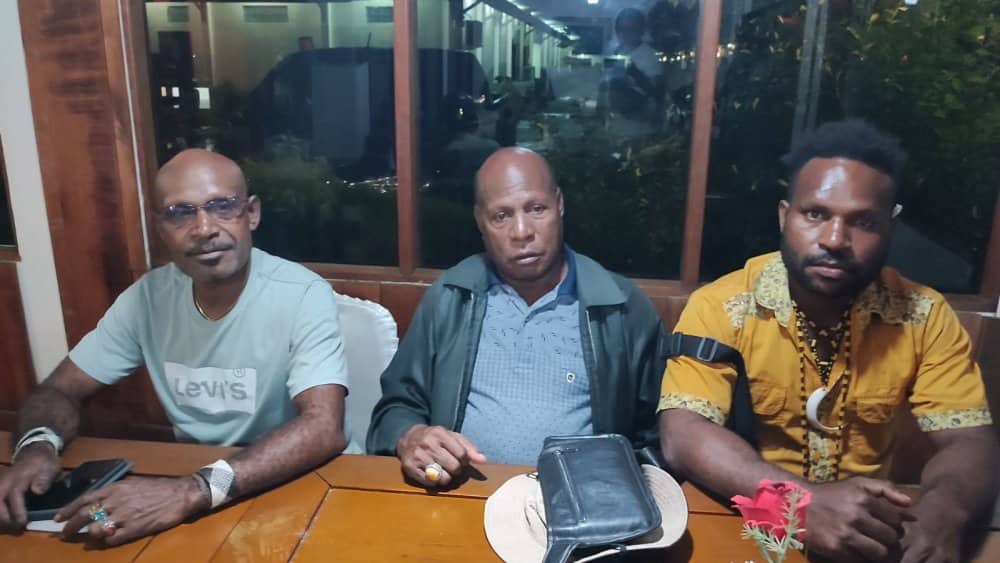 Ilustrasi berita Mimika: 2 Lembaga Adat Asli Mimika Mulai Soroti Manufer Pj Bupati Valentinus, Karel : Kepentingan Politik Siapa ?, Surati Polisi Gelar Aksi Besar-besaran