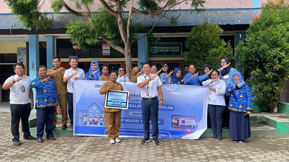 Ilustrasi berita JAYAPURA: PT Angkasa Pura I Bantu 8 Unit Komputer untuk SMP Negeri 1 Sentani