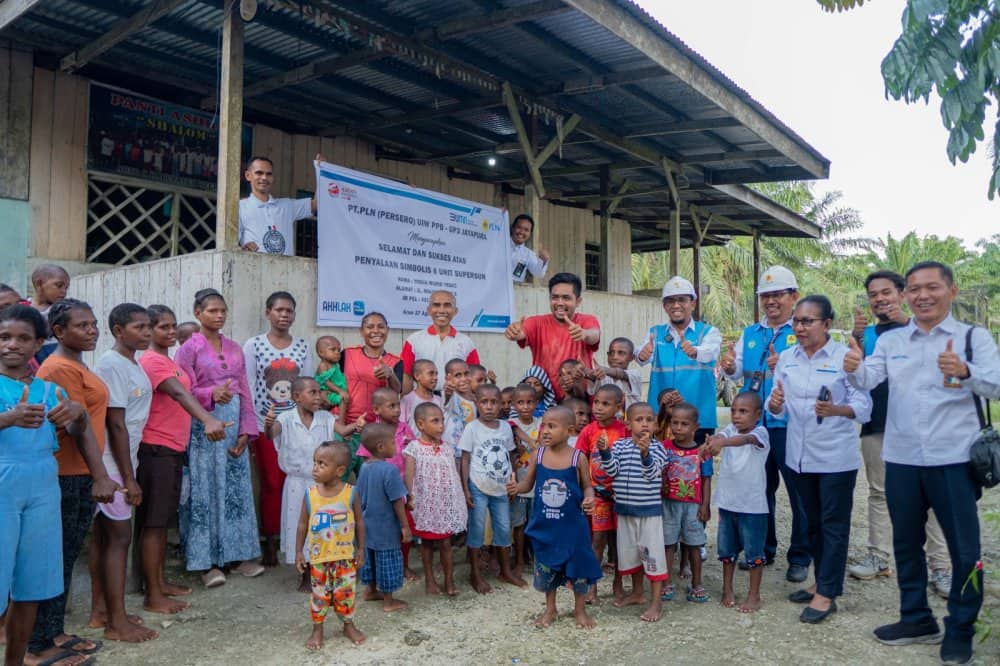 Ilustrasi berita Papua: SuperSUN PLN Terangi Panti Asuhan Shalom Setelah Rasakan Gelap 19 Tahun