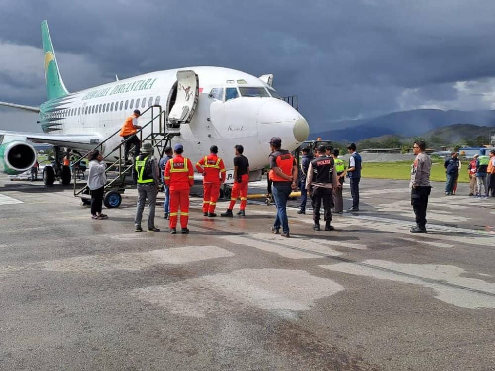 Ilustrasi berita Papua: Pesawat Cargo Jayawijaya Nyaris Celaka, Ban Bocor Saat Landing di Bandara Wamena