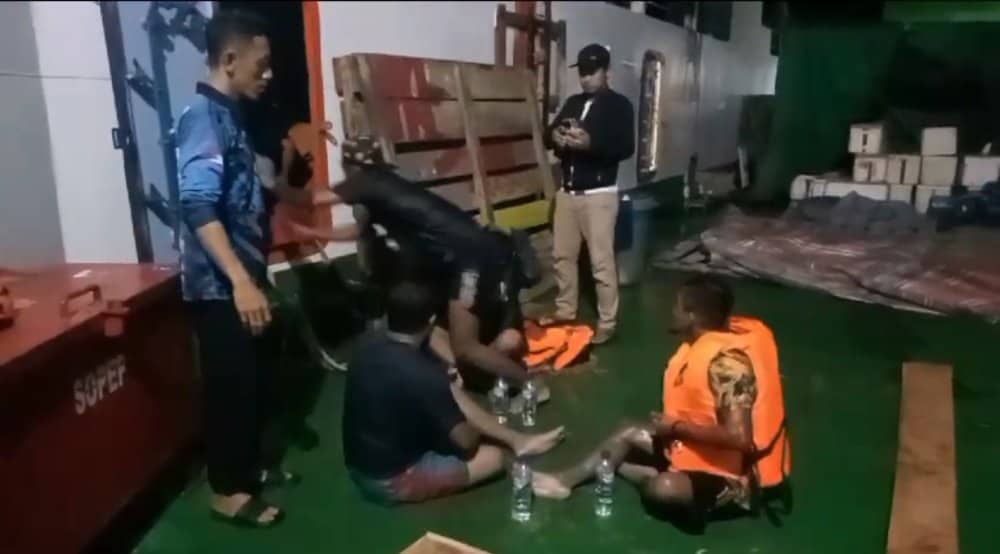 Ilustrasi berita Mimika: Kapal Motor Semangat Baru Tenggelam di Perairan Puriri Timika, 4 Penumpang Ditemukan KMP Kokonao, Dua Hilang