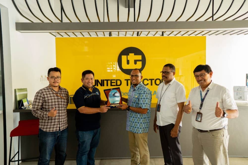 Ilustrasi berita Papua: United Tractors Apresiasi Layanan PLN Papua Pada Hari Pelanggan Nasional 2023