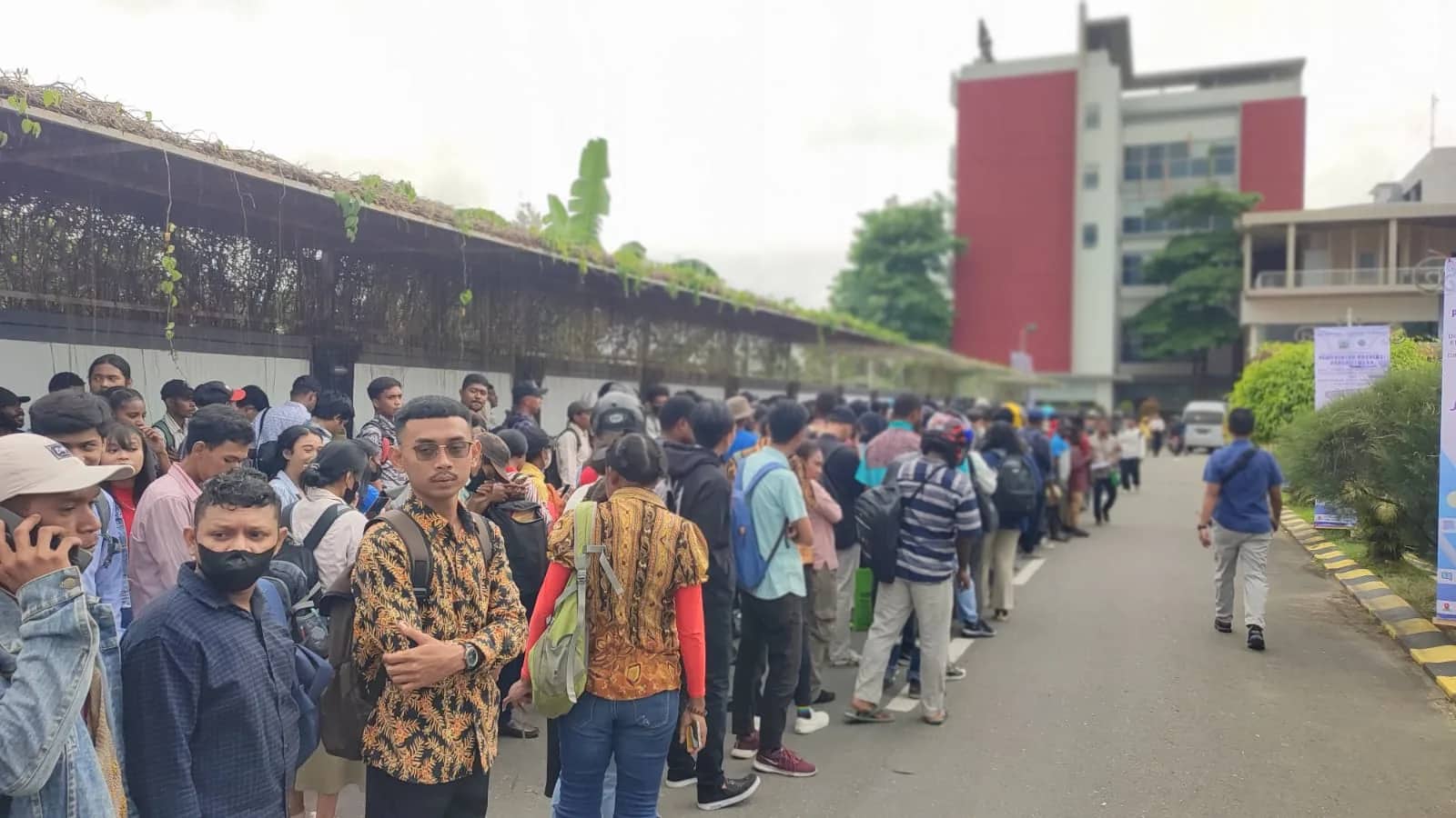 Ilustrasi berita Mimika: Pertamakali Digelar di Timika, Job Fair 2023 Dipenuhi Ribuan Pencaker