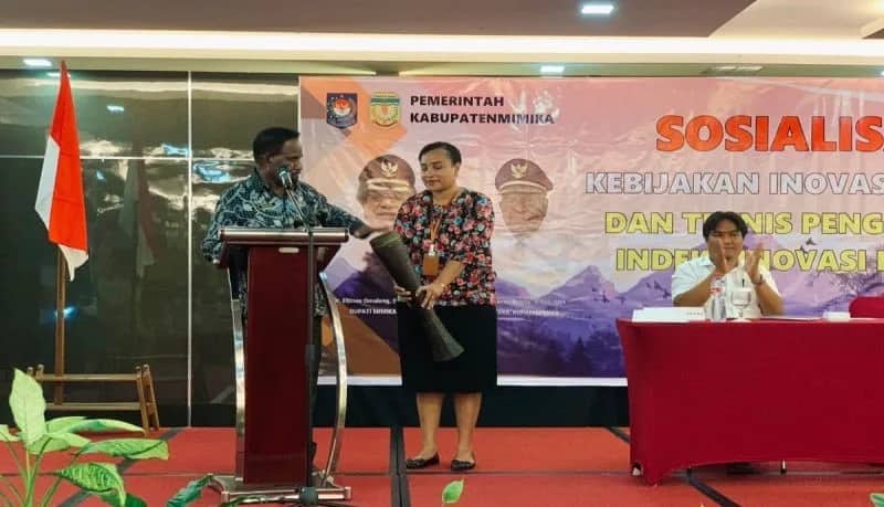 Ilustrasi berita Mimika: Buka Sosialisasi Kebijakan Inovasi Daerah, Willem Naa Tegaskan Inovasi Percepat Kesejahteraan Masyarakat