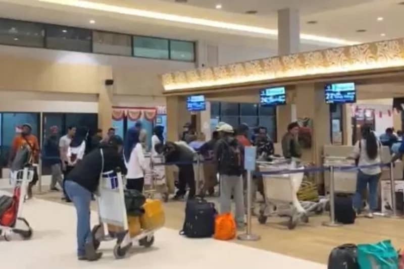 Ruang Check In Bandara Sentani Jayapura