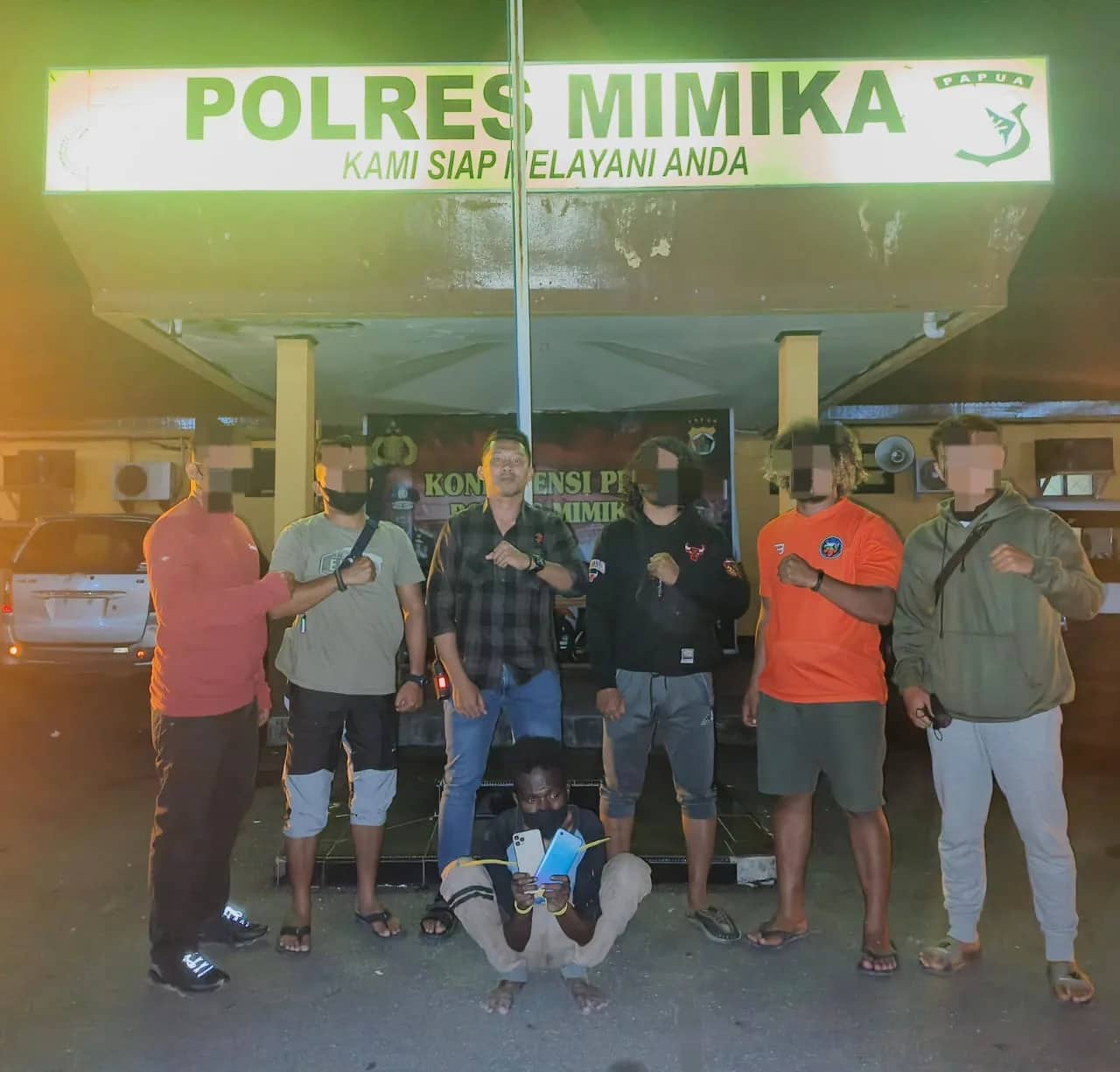 Ilustrasi berita Mimika: Polres Mimika Bekuk Opin di Jalan Perjuangan, Terekam Kamera CCTV Masuk Kamar Karyawan Kios Buah Samping Graha Eme Neme