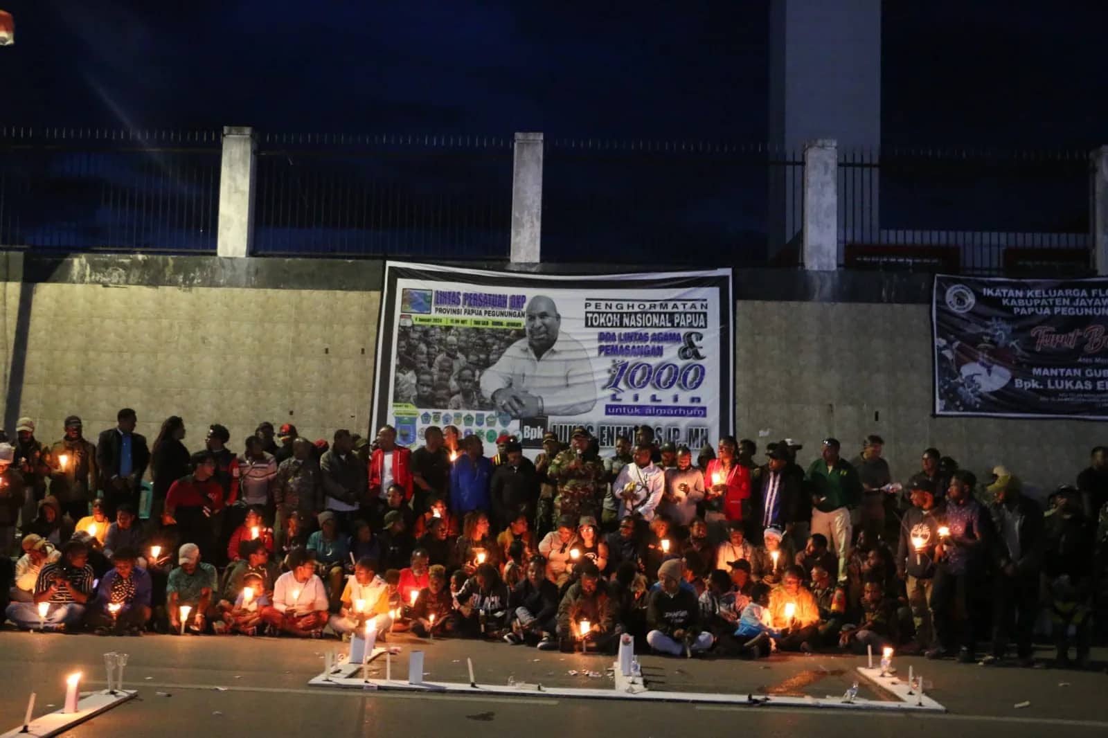 Ilustrasi berita Papua: 1.000 Lilin untuk Almarhum Lukas Enembe dari Masyarakat Wamena