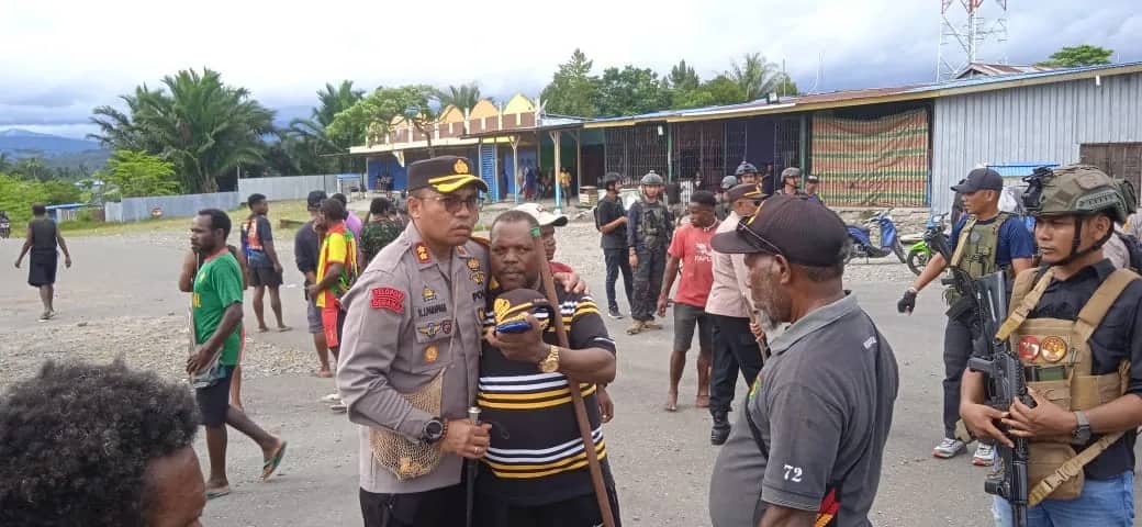 Ilustrasi berita Papua: Kadistrik Giselema Diancam Kepala Dinas Bencana Alam, Warga Nduga Saling Serang, Satu Orang Tewas