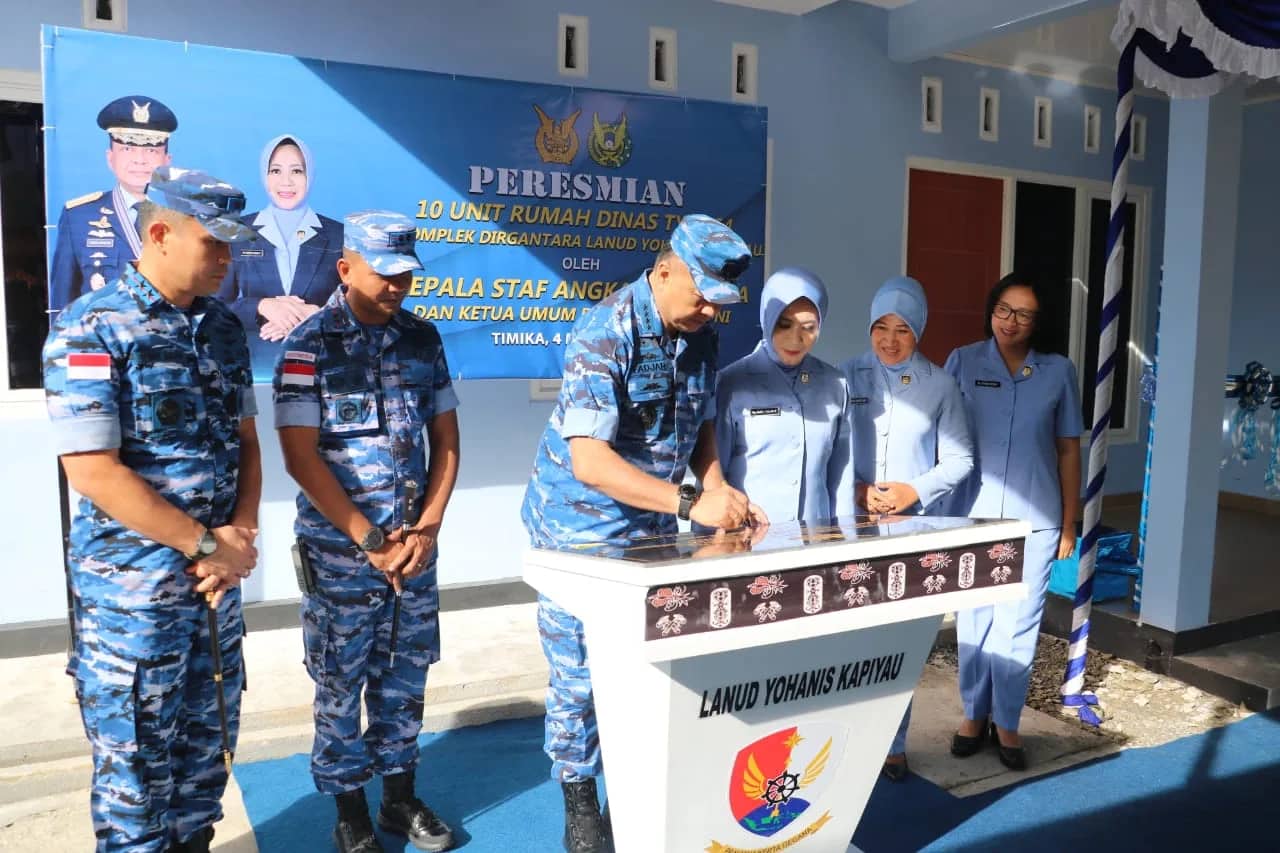 Ilustrasi berita Mimika: Kasau Resmikan 10 Unit Rumah Dinas Type 54 di Lanud Yohanis Kapiyau Timika