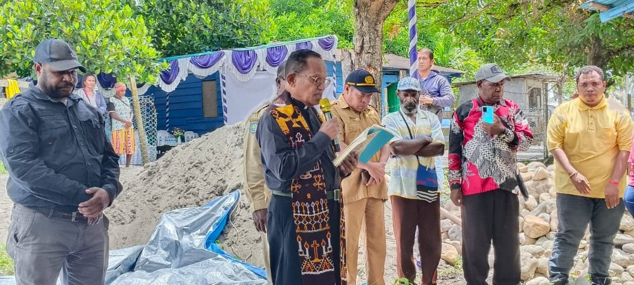 Ilustrasi berita Mimika: Galery Foto - Peletakkan Batu Pertama Pembangunan Rumah Transit Pendidikan Yau Ma'o Kamoro Timika