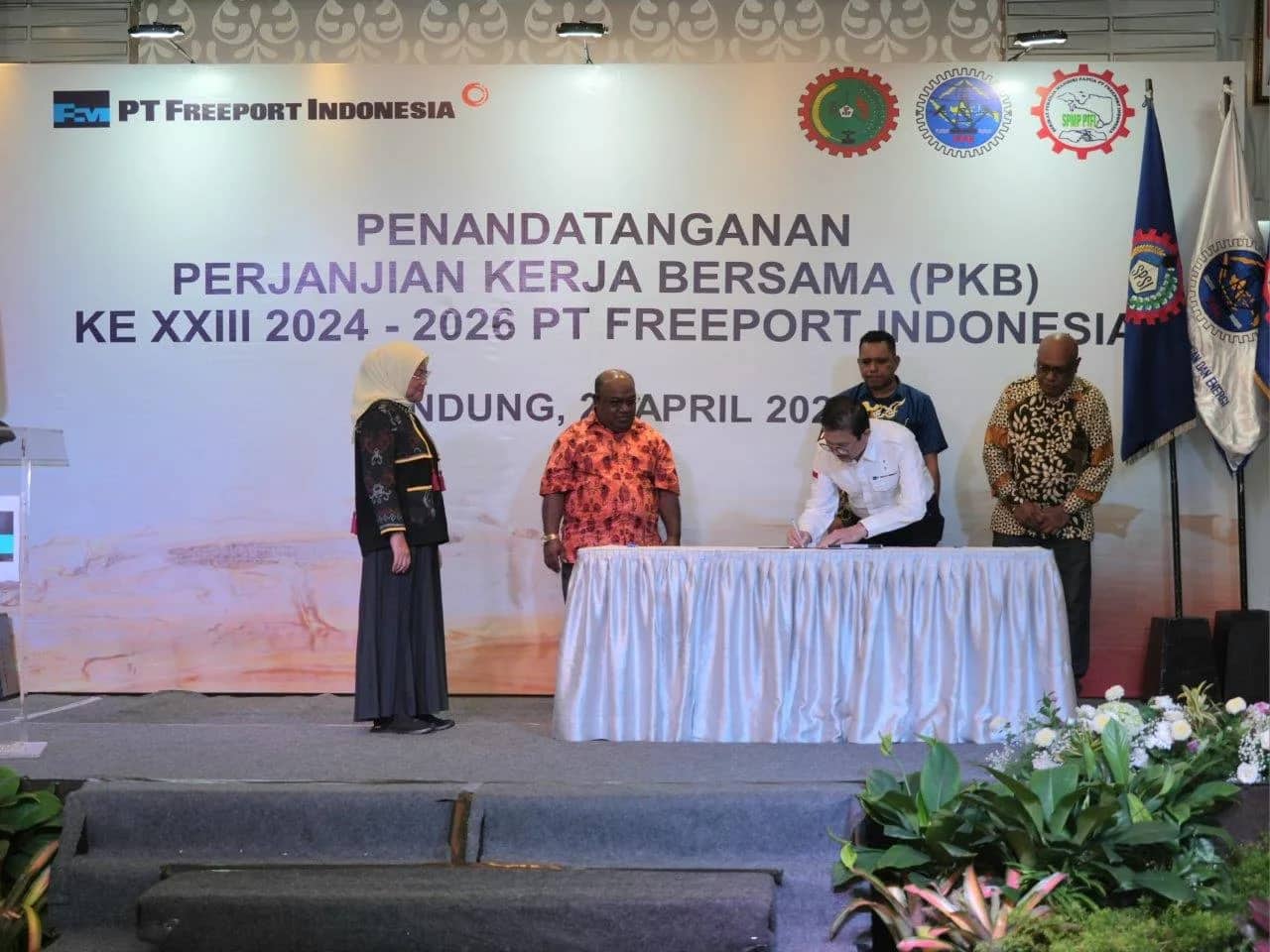 Ilustrasi berita Mimika: Manajemen dan Serikat Pekerja Tandatangani PKB, Menaker: Freeport Contoh Baik Bagi Perusahaan Lain