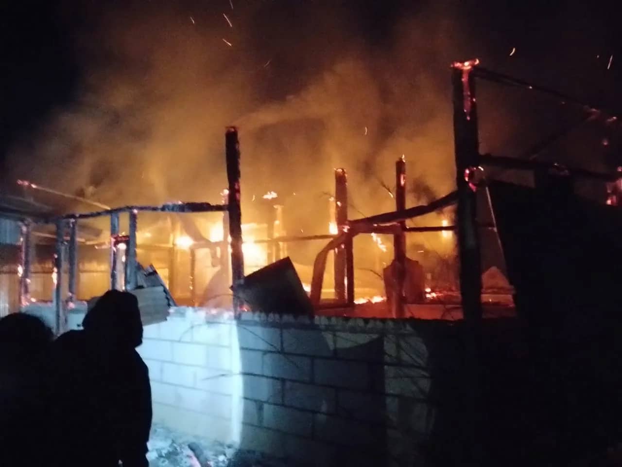 Ilustrasi berita Papua: Satu Unit Rumah Milik ASN di Dekat Bandara Moanemani Dogiyai Hangus Terbakar