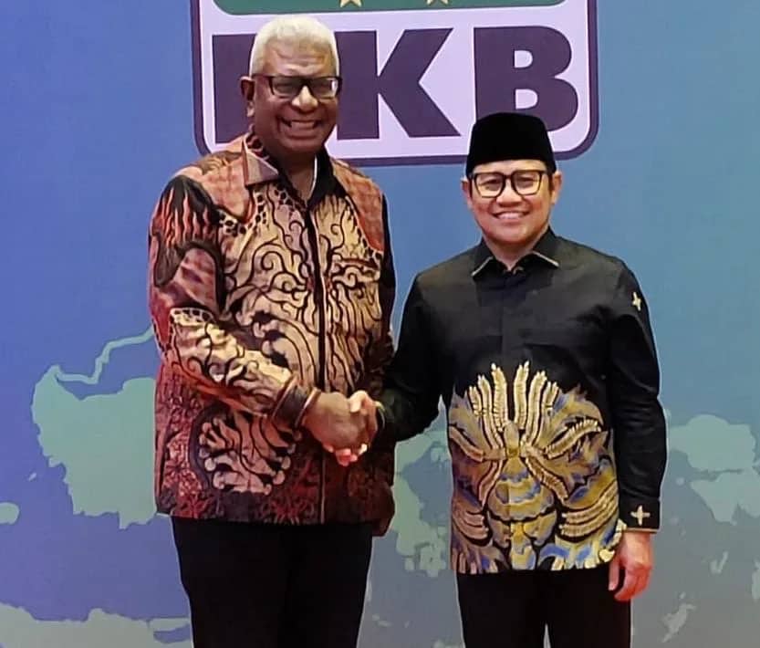 Ilustrasi berita Mimika: Genggaman Erat Tangan Bakal Calon Bupati Mimika John Rettob dan Ketua Umum DPP PKB Muhaimin Iskandar, Signal Kian Kuat
