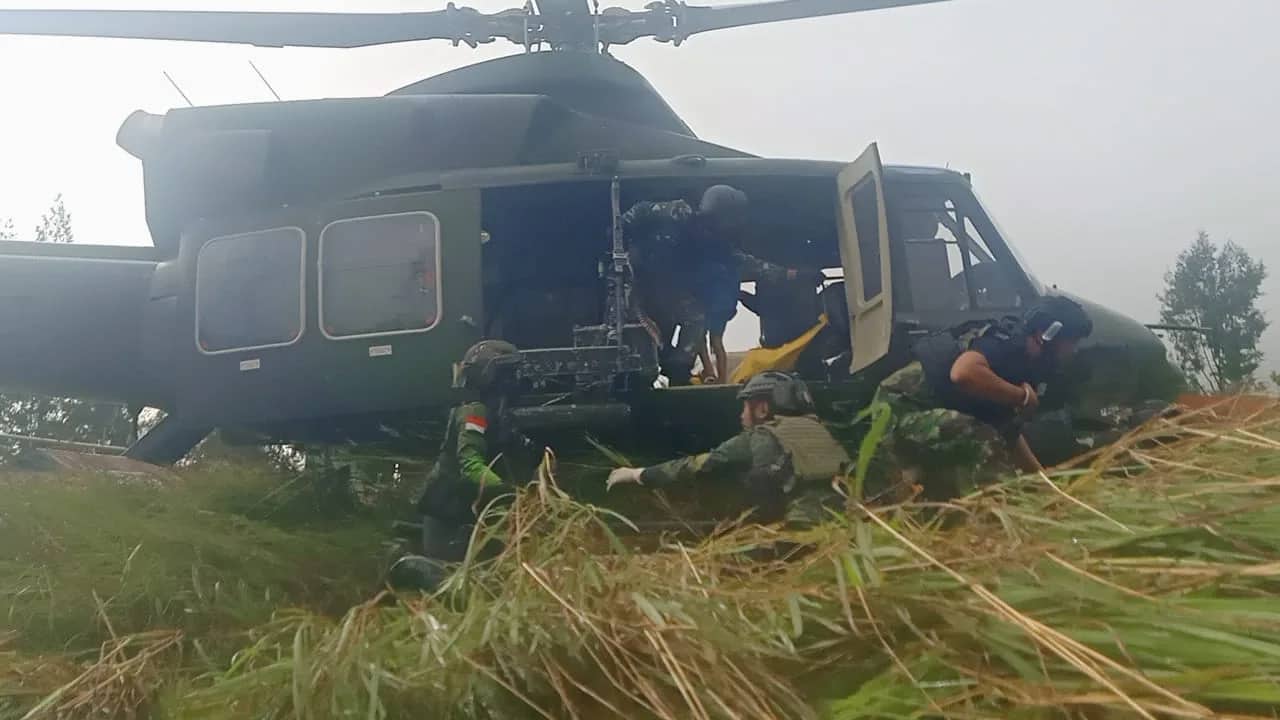 Ilustrasi berita Papua: Jenazah Pemuda Asal Toraja Korban Penembakan OPM di Intan Jaya Berhasil Diterbangkan ke Timika, Turut Dievakuasi Tiga Warga Sipil