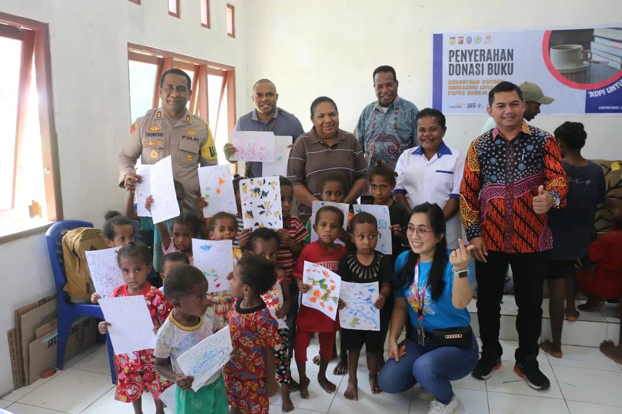 Ilustrasi berita JAYAPURA: Dukung Pemberantasan Buta Aksara, Polres Jayapura Serahkan 500 Buku untuk Dua Kelompok Baca