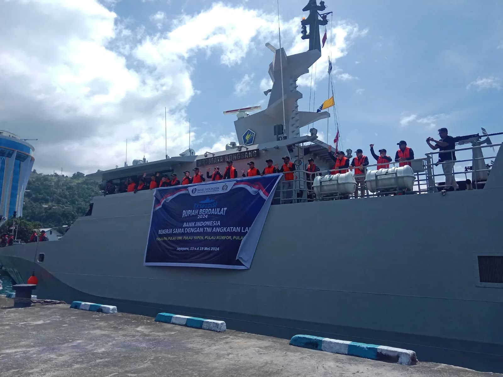 Ilustrasi berita Papua: Ekspedisi Rupiah Berdaulat 2024 , BI Sediakan Rp 13 Miliar Kas Keliling di Lima 5 Pulau Terluar Papua
