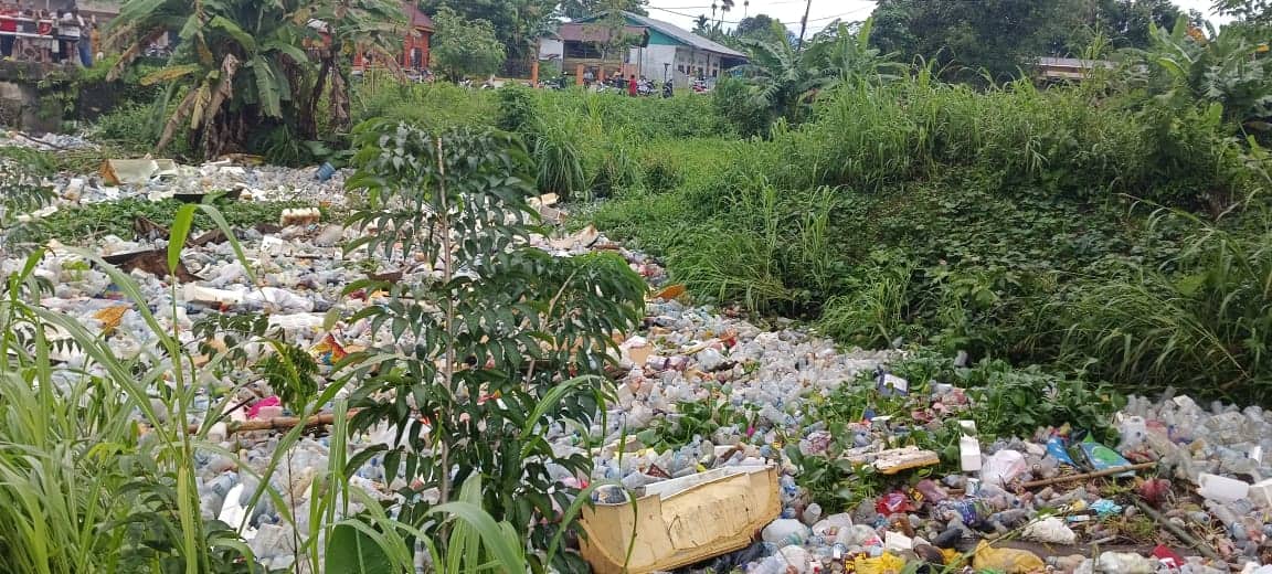 Ilustrasi berita Mimika: Sampah Tutupi Aliran Sungai Hingga Sebabkan Banjir, Warga Busiri Ujung Keluhkan Bau Busuk