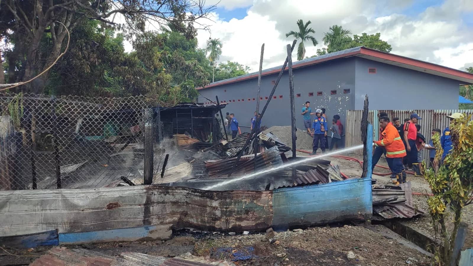 Ilustrasi berita Mimika: Rumah Kosong di Jalan Busiri Ujung Gang Sahabat Timika Hangus Terbakar
