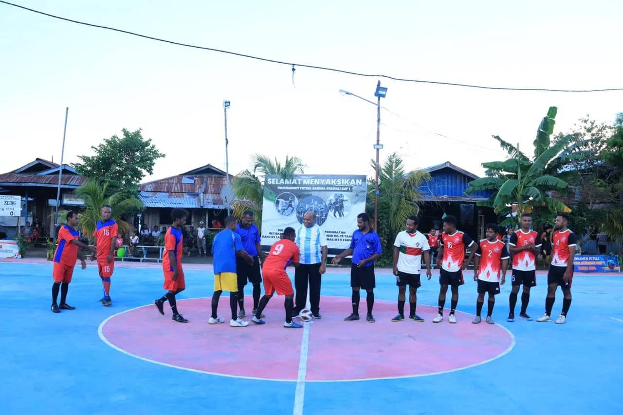 Ilustrasi berita Papua: Sambut HUT Bhayangkara ke-78, Polda Papua Gelar Turnamen Futsal di Kampung Atamali, Jayapura