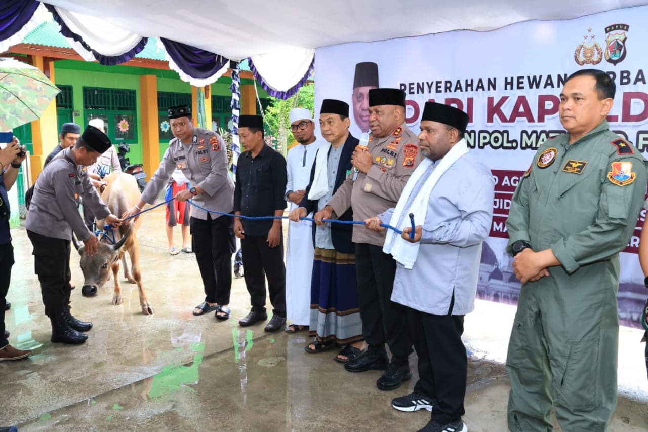 Ilustrasi berita JAYAPURA: Jelang Hari Raya Idul Adha 1445 H, Kapolda Papua Salurkan Hewan Kurban di Biak Numfor
